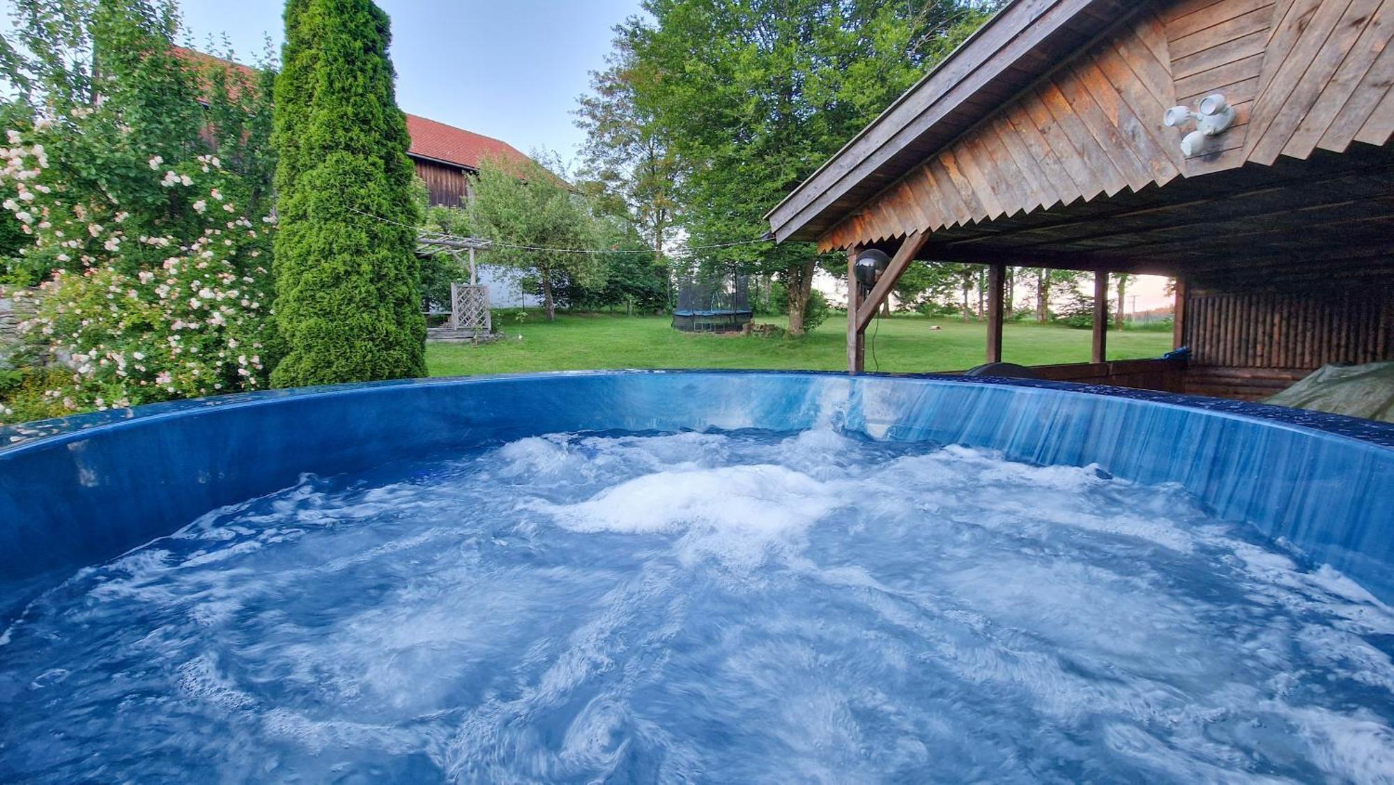 400Qm Bayerische Villa 2500Qm Uneinsehbarer Garten In Beliebter Urlaubsregion フライウング エクステリア 写真