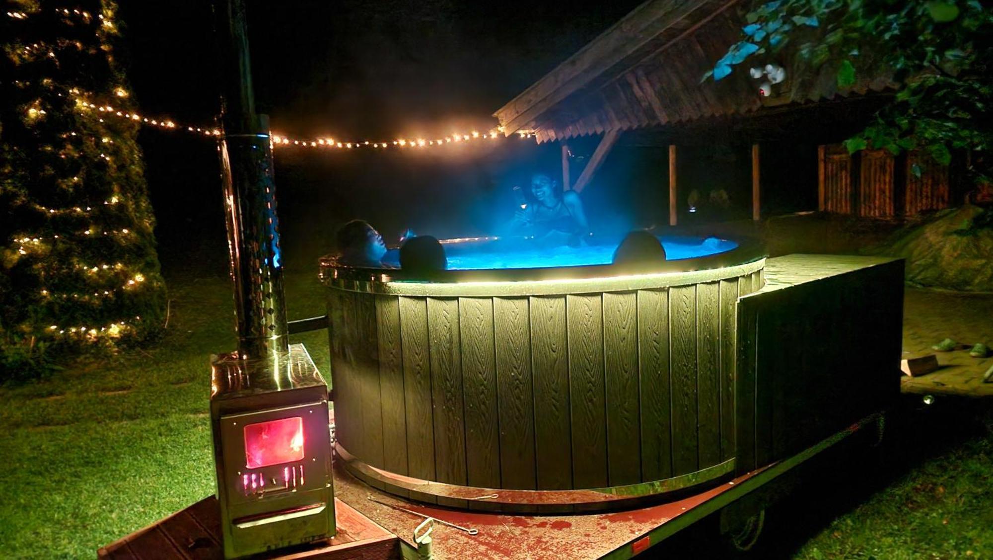 400Qm Bayerische Villa 2500Qm Uneinsehbarer Garten In Beliebter Urlaubsregion フライウング エクステリア 写真